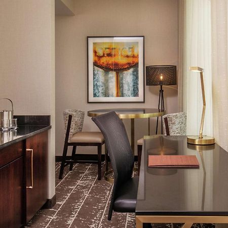 Doubletree By Hilton Youngstown Downtown Экстерьер фото
