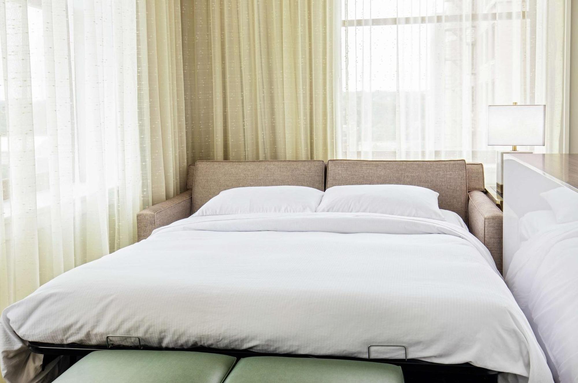 Doubletree By Hilton Youngstown Downtown Экстерьер фото