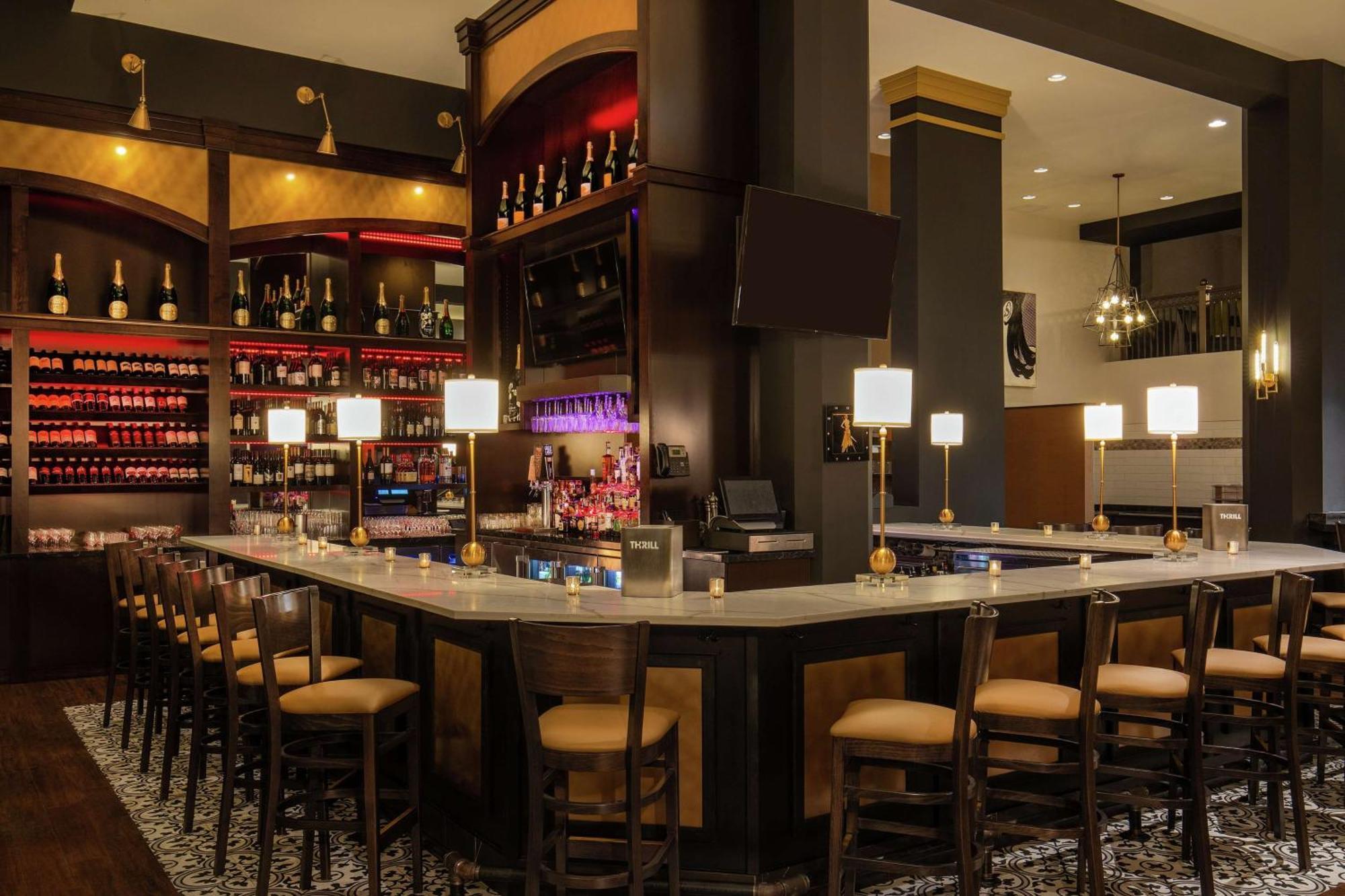 Doubletree By Hilton Youngstown Downtown Экстерьер фото