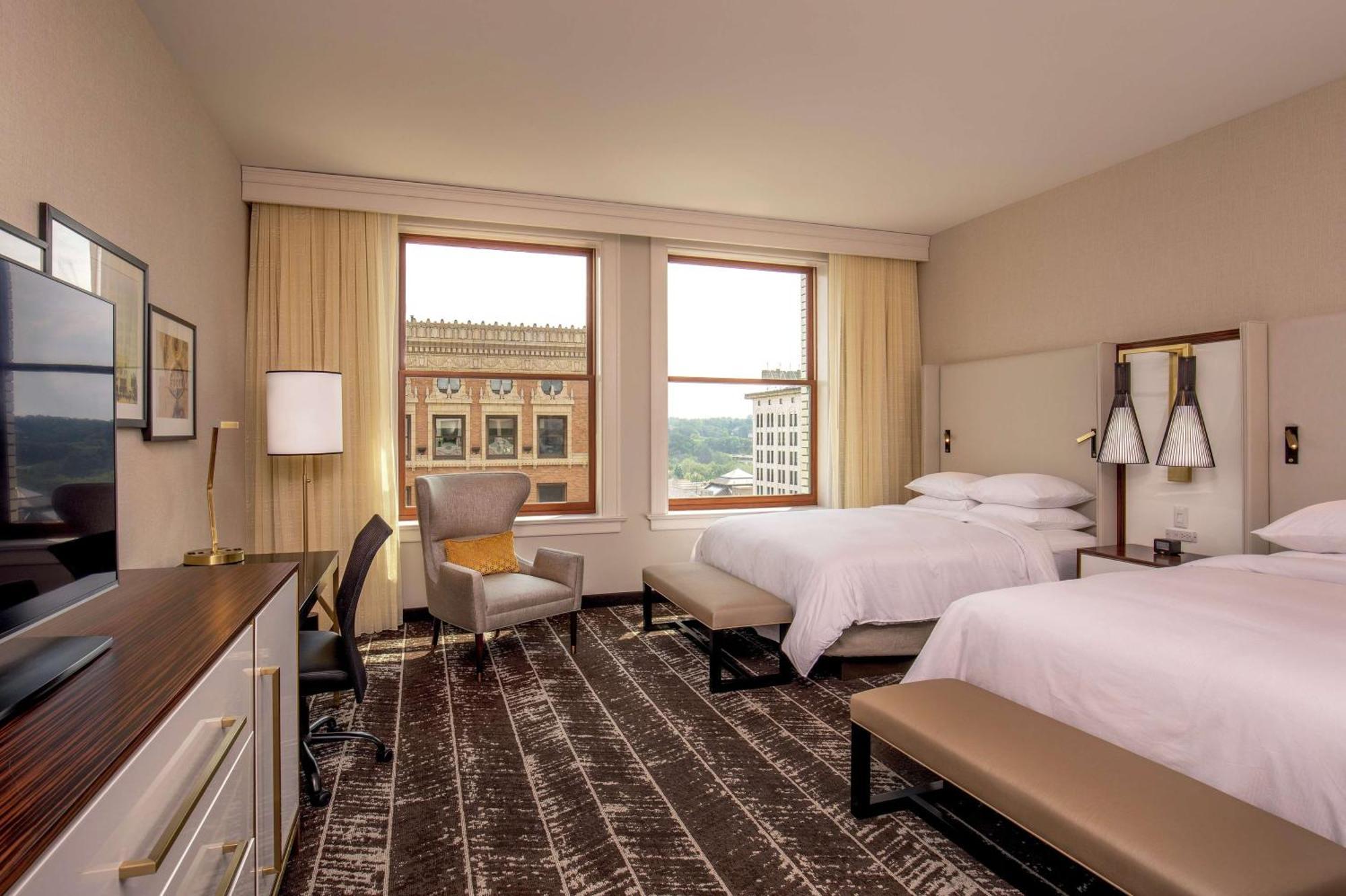 Doubletree By Hilton Youngstown Downtown Экстерьер фото