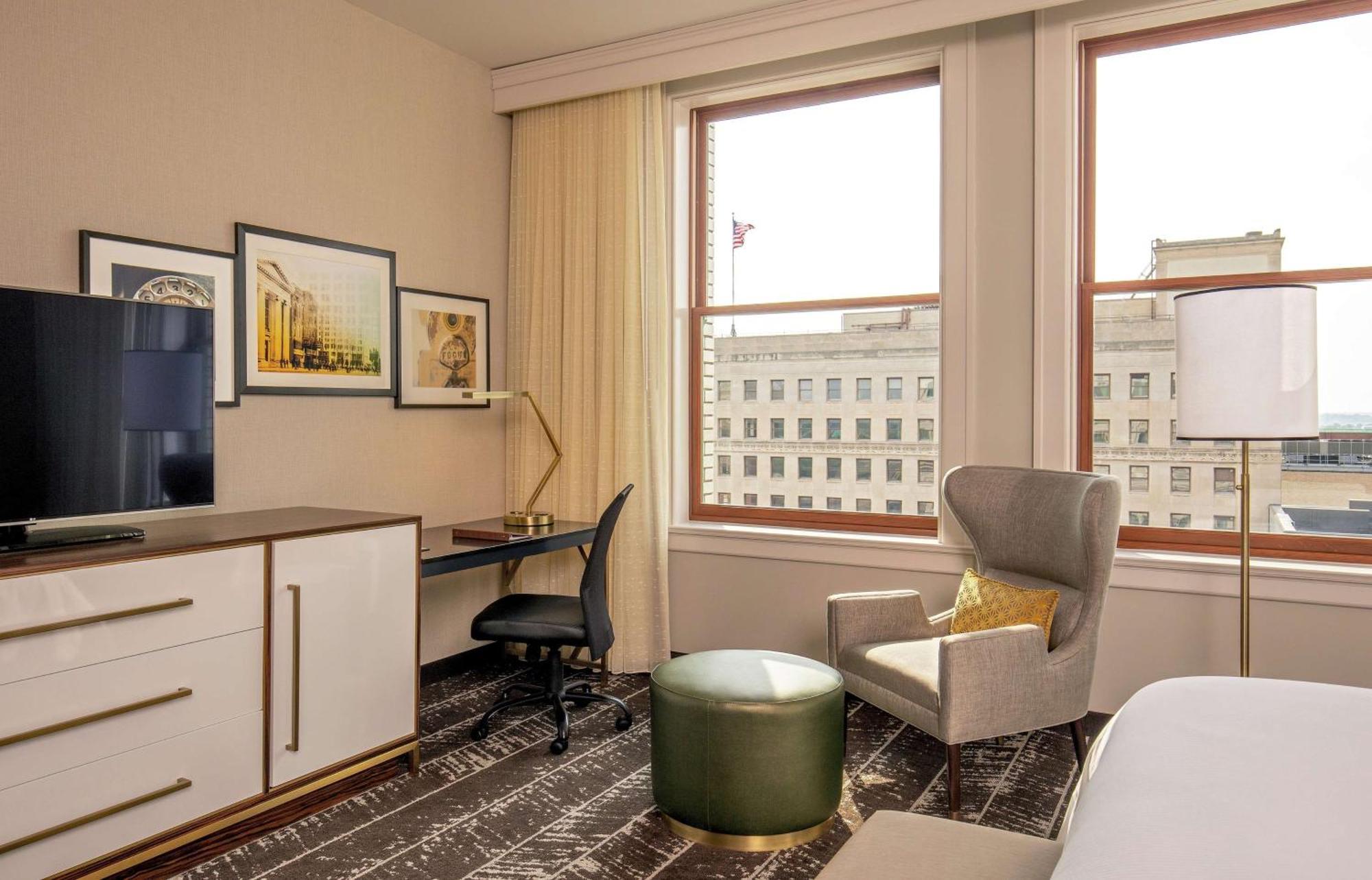 Doubletree By Hilton Youngstown Downtown Экстерьер фото